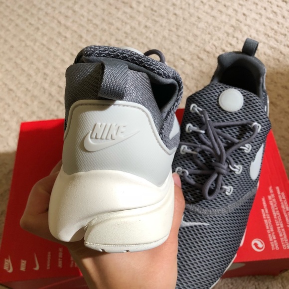 🚫✂️🍀 New🍀 NIKE cool grey Presto Fly ~ 8.5 - Picture 5 of 7